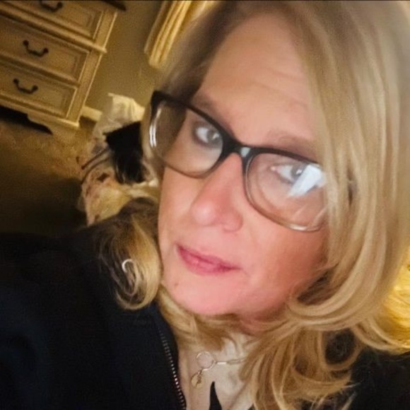 Meet your Posher, Pam - Picture 1 of 1